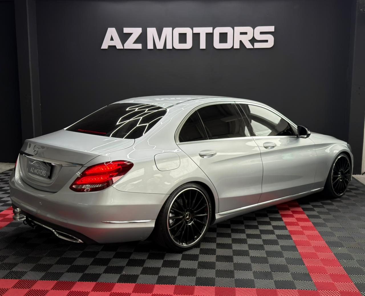 
								Mercedes-Benz C-180 full									