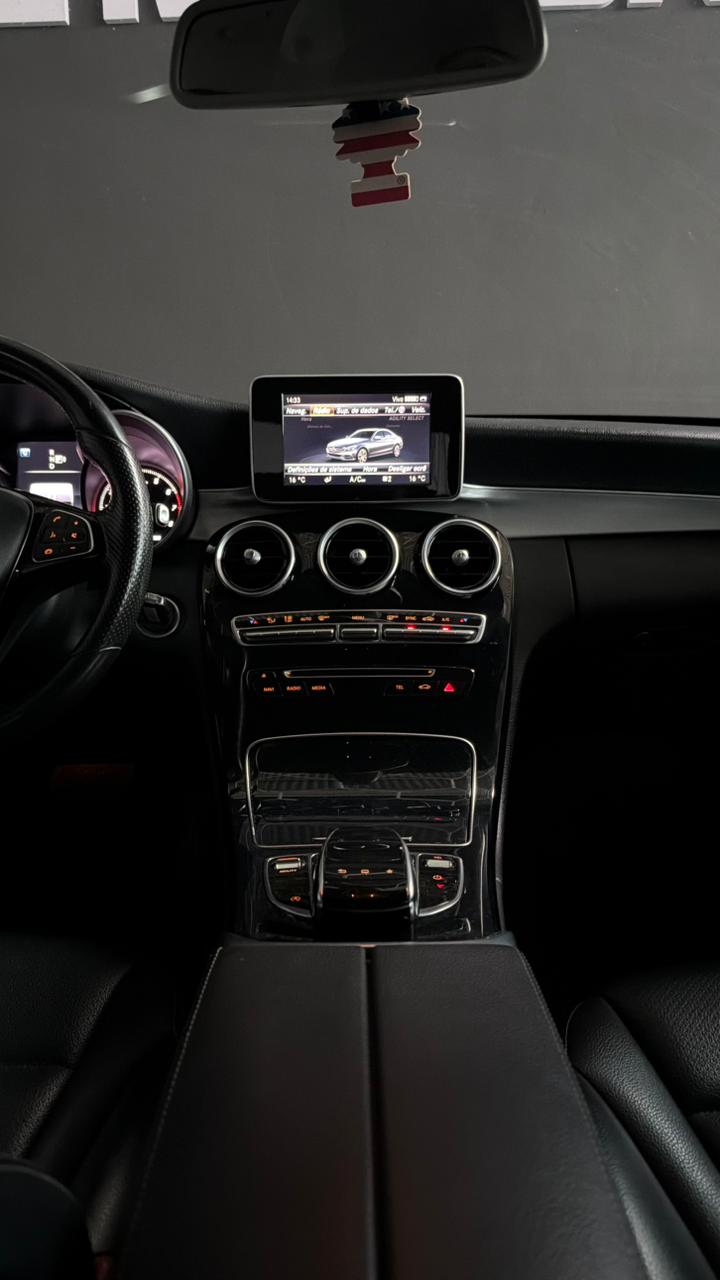 
								Mercedes-Benz C-180 full									
