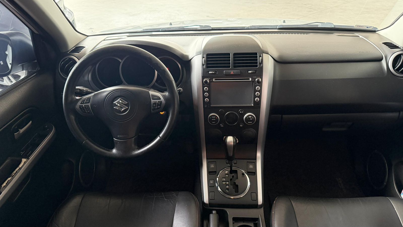 
								Suzuki Grand Vitara 4×2 full									