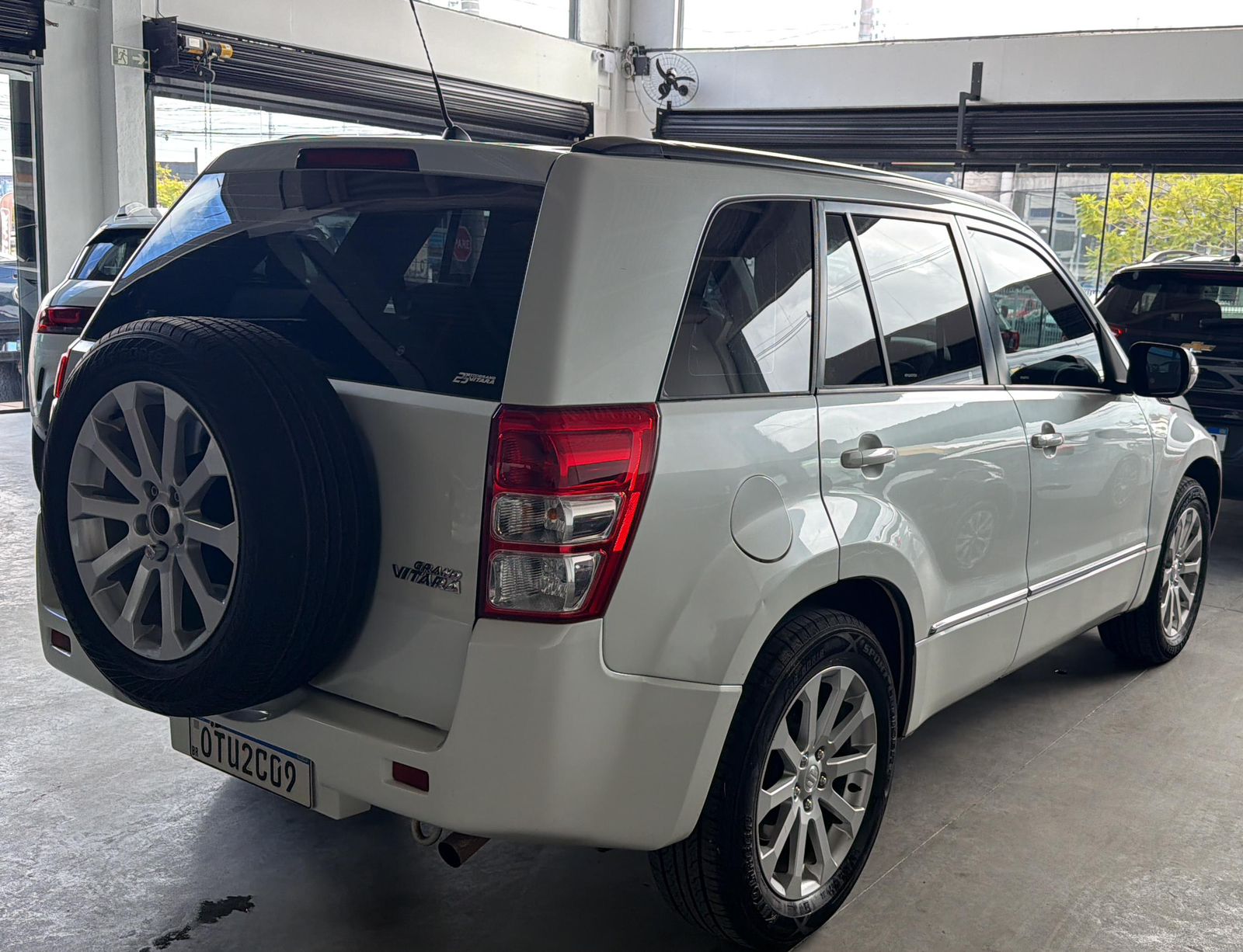 
								Suzuki Grand Vitara 4×2 full									