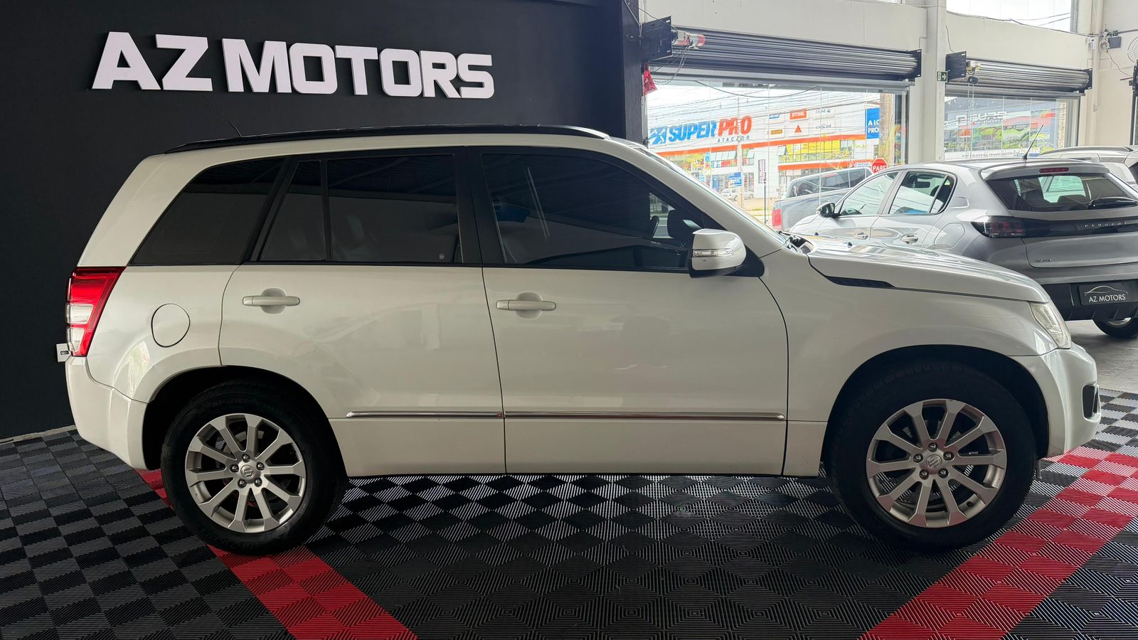 
								Suzuki Grand Vitara 4×2 full									