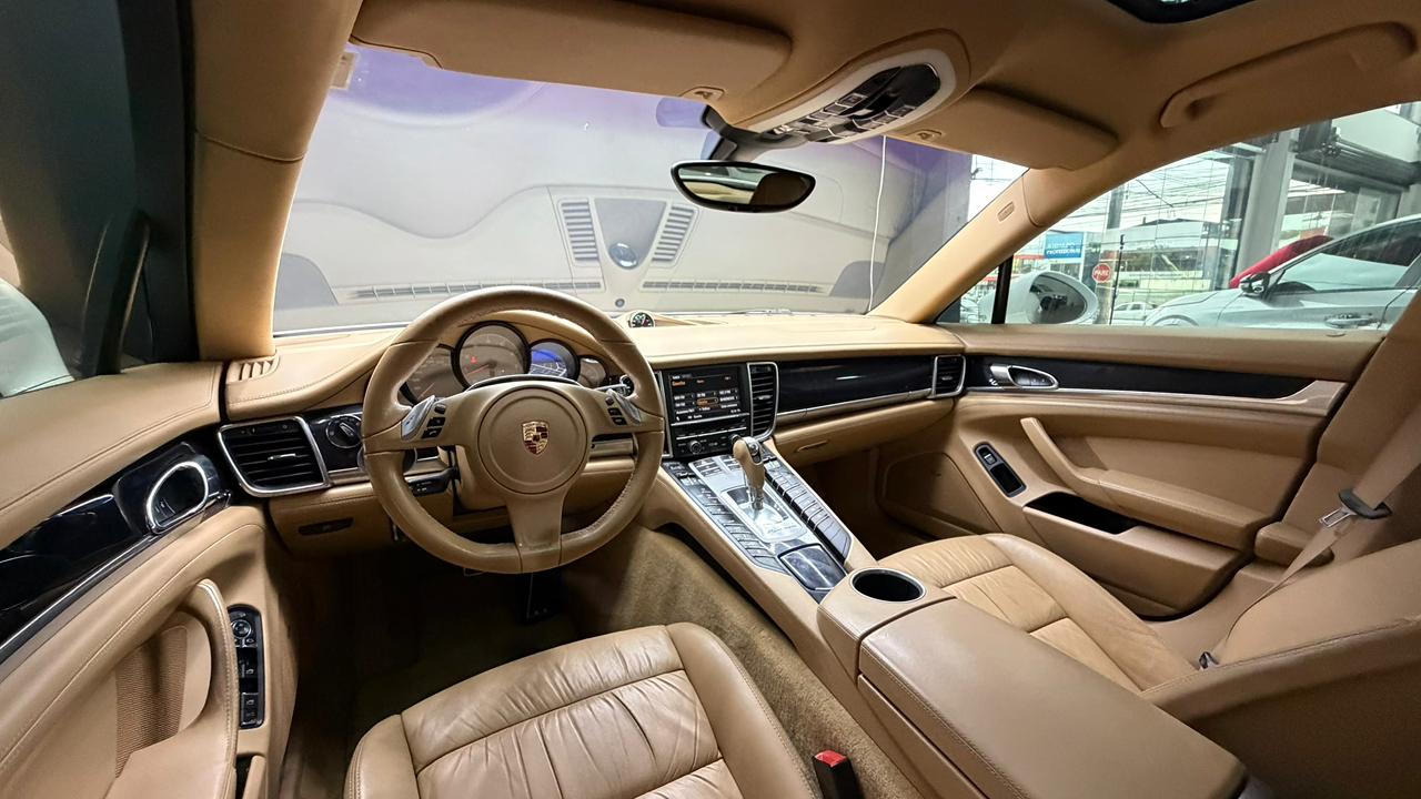
								Porsche Panamera S 4.8 400cv full									