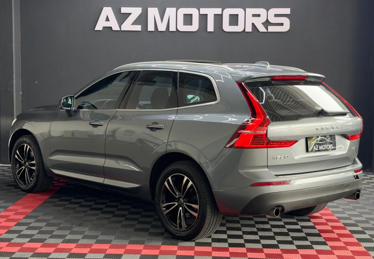 
								Volvo XC 60 D-5 MOMENTUM 2.0 full									