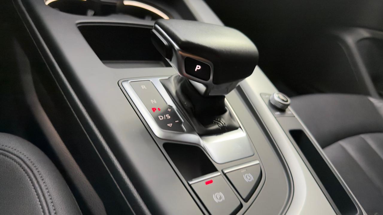 
								A4 Prestige 2.0 TFSI S-Tronic Auto – 2022 full									