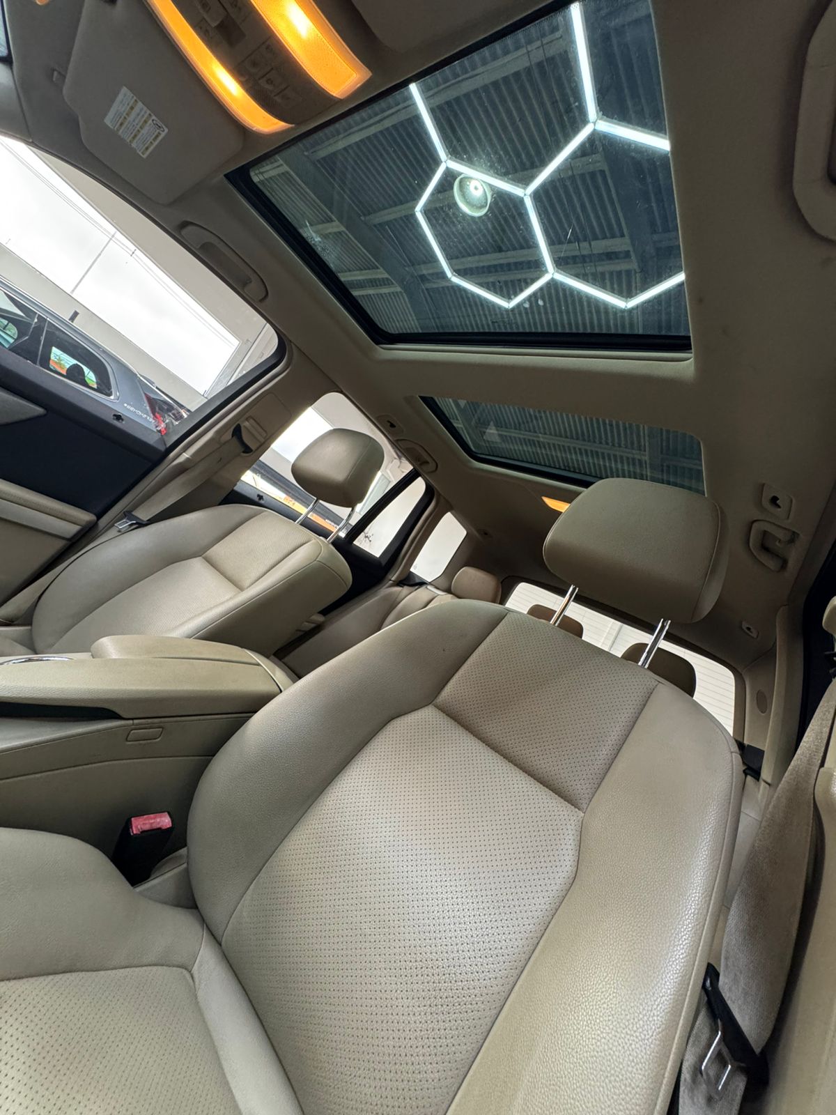 
								Mercedes GLK 300 full									