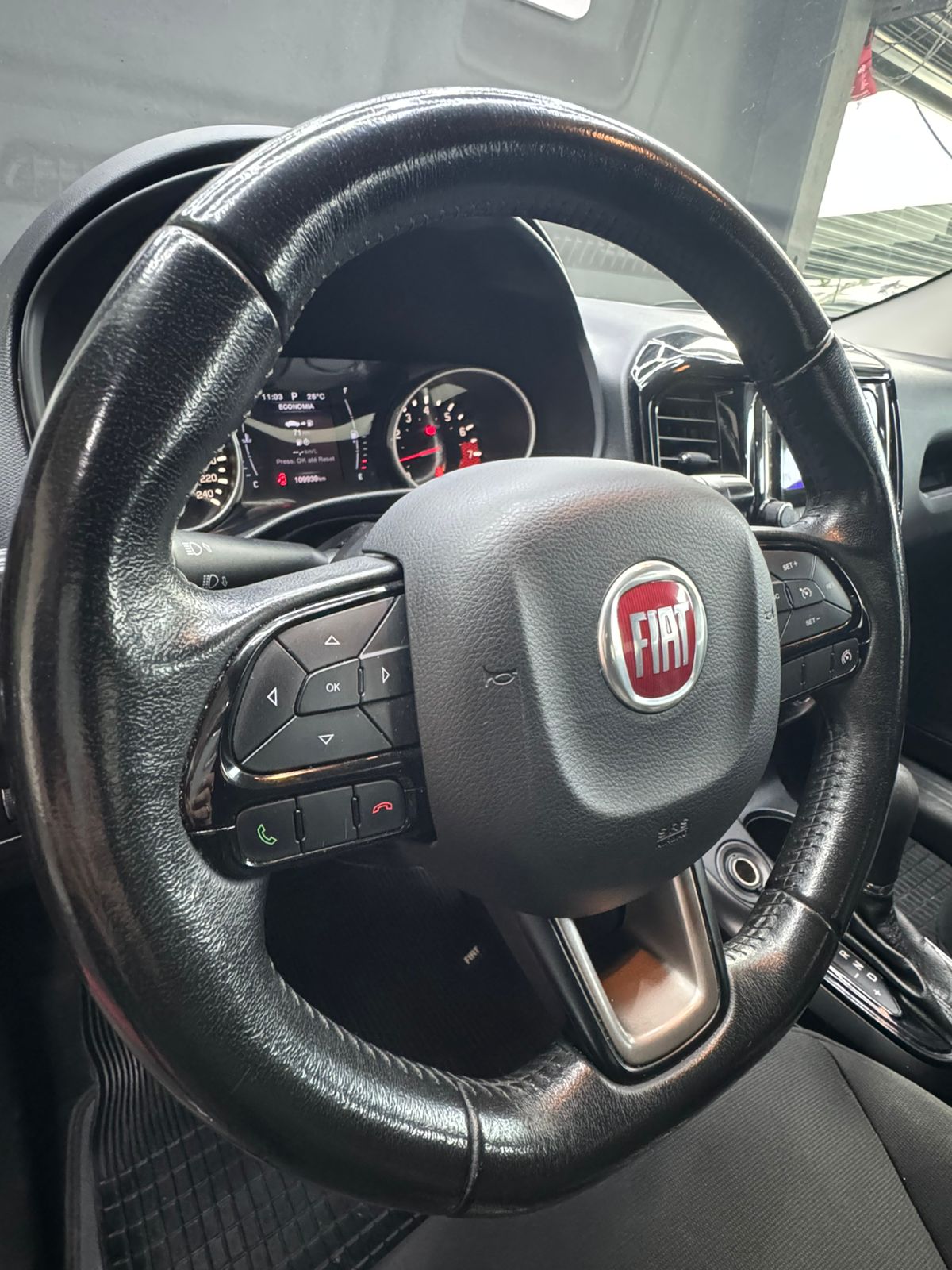 
								Fiat Toro Endurance 1.8 full									