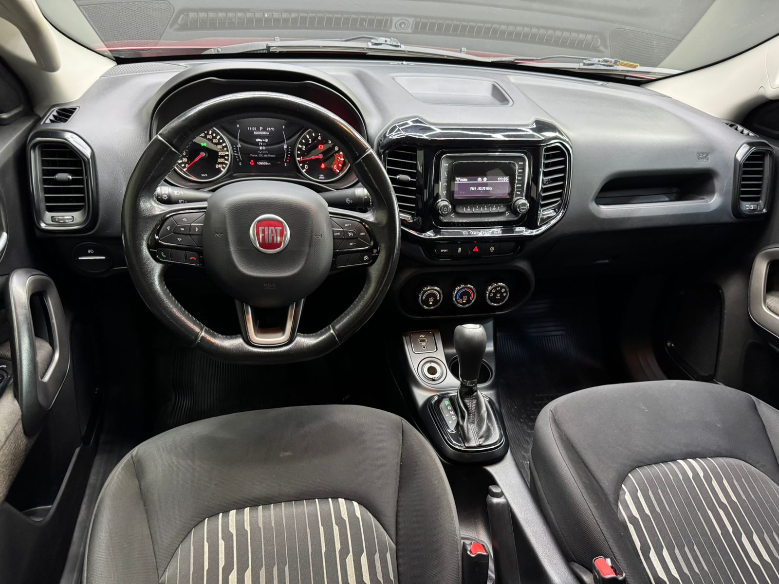 
								Fiat Toro Endurance 1.8 full									