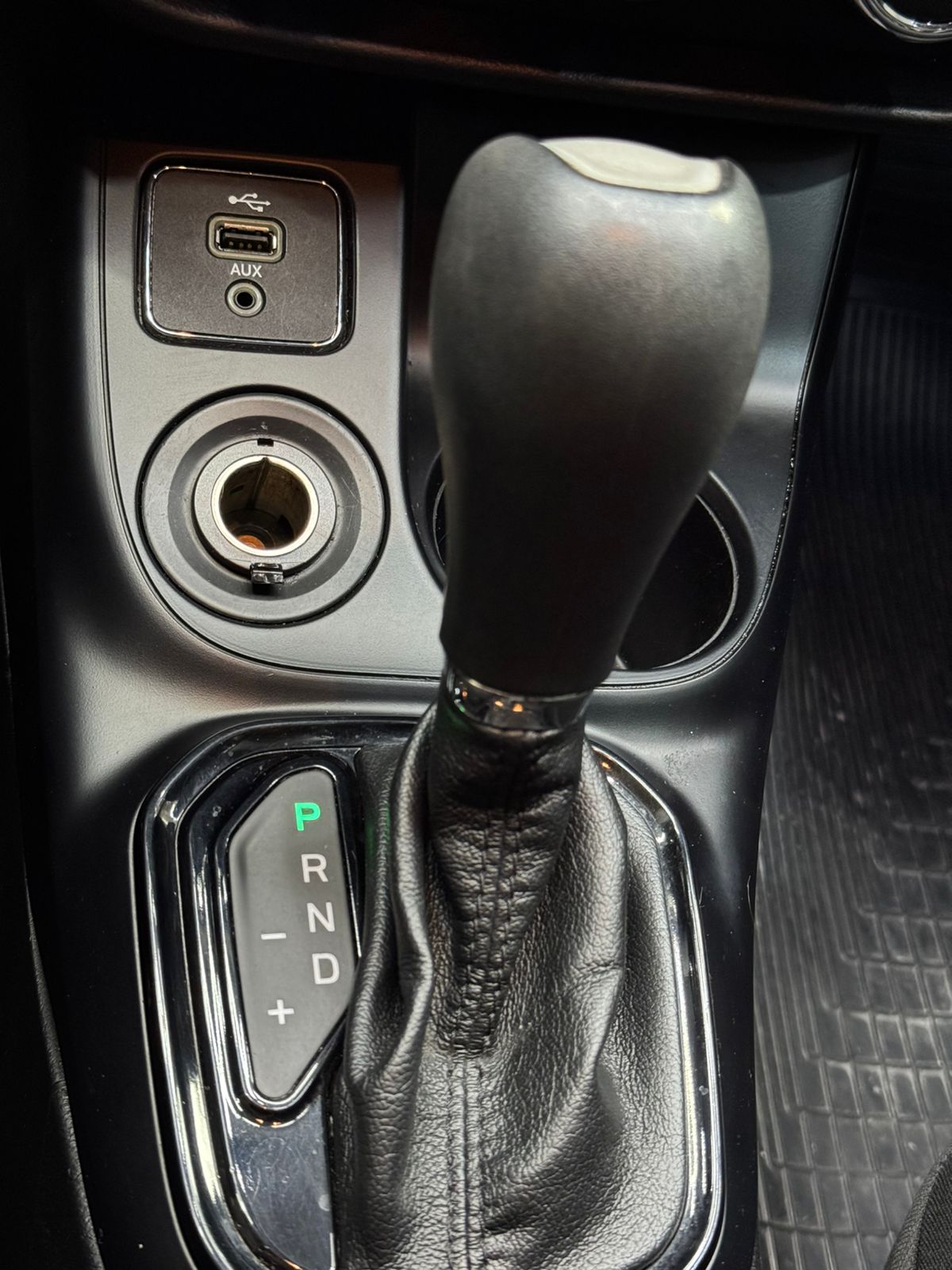 
								Fiat Toro Endurance 1.8 full									