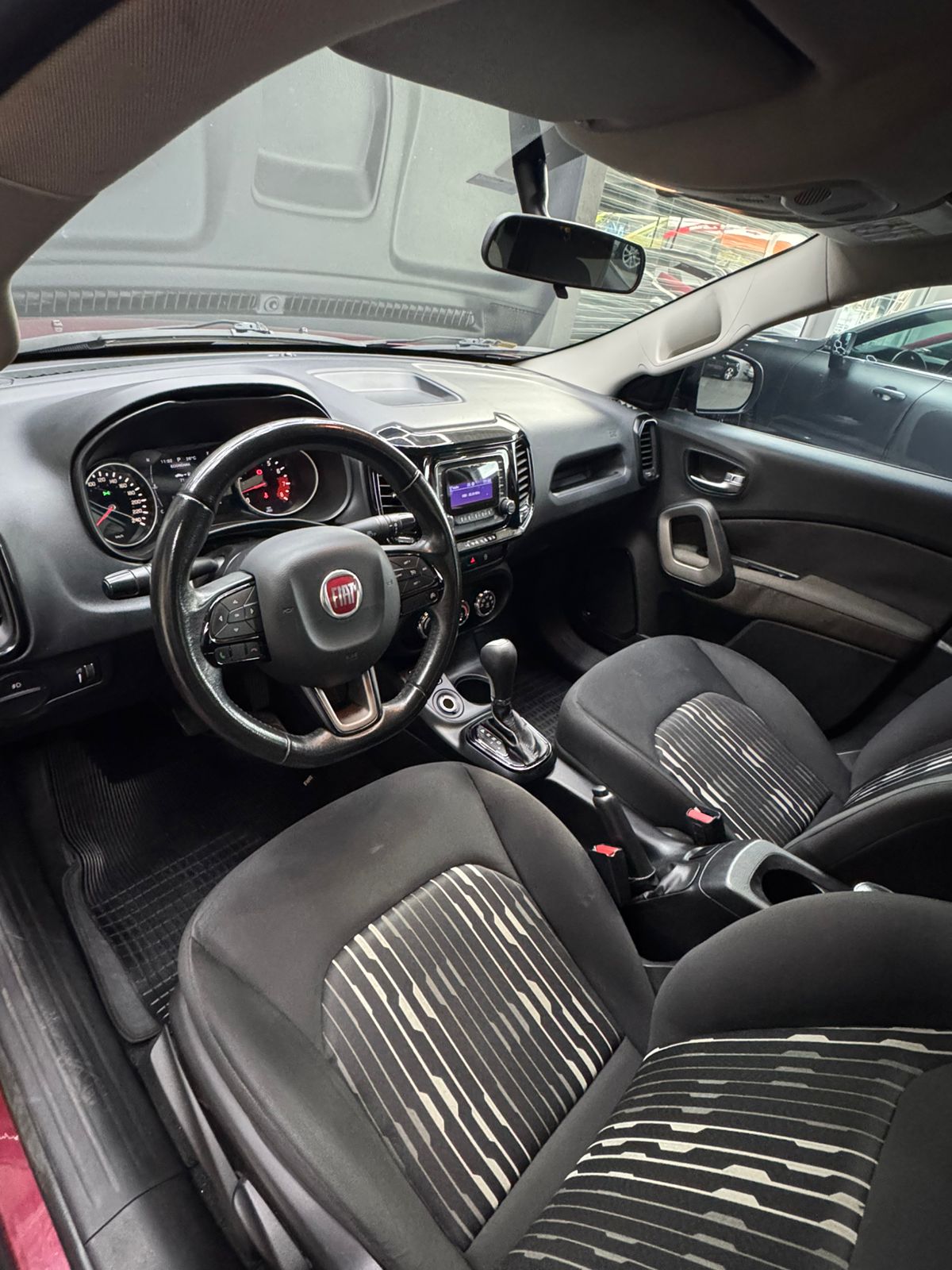 
								Fiat Toro Endurance 1.8 full									