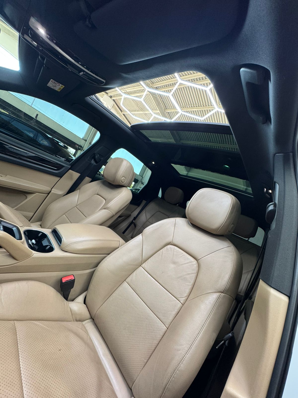 
								Porsche Cayenne full									
