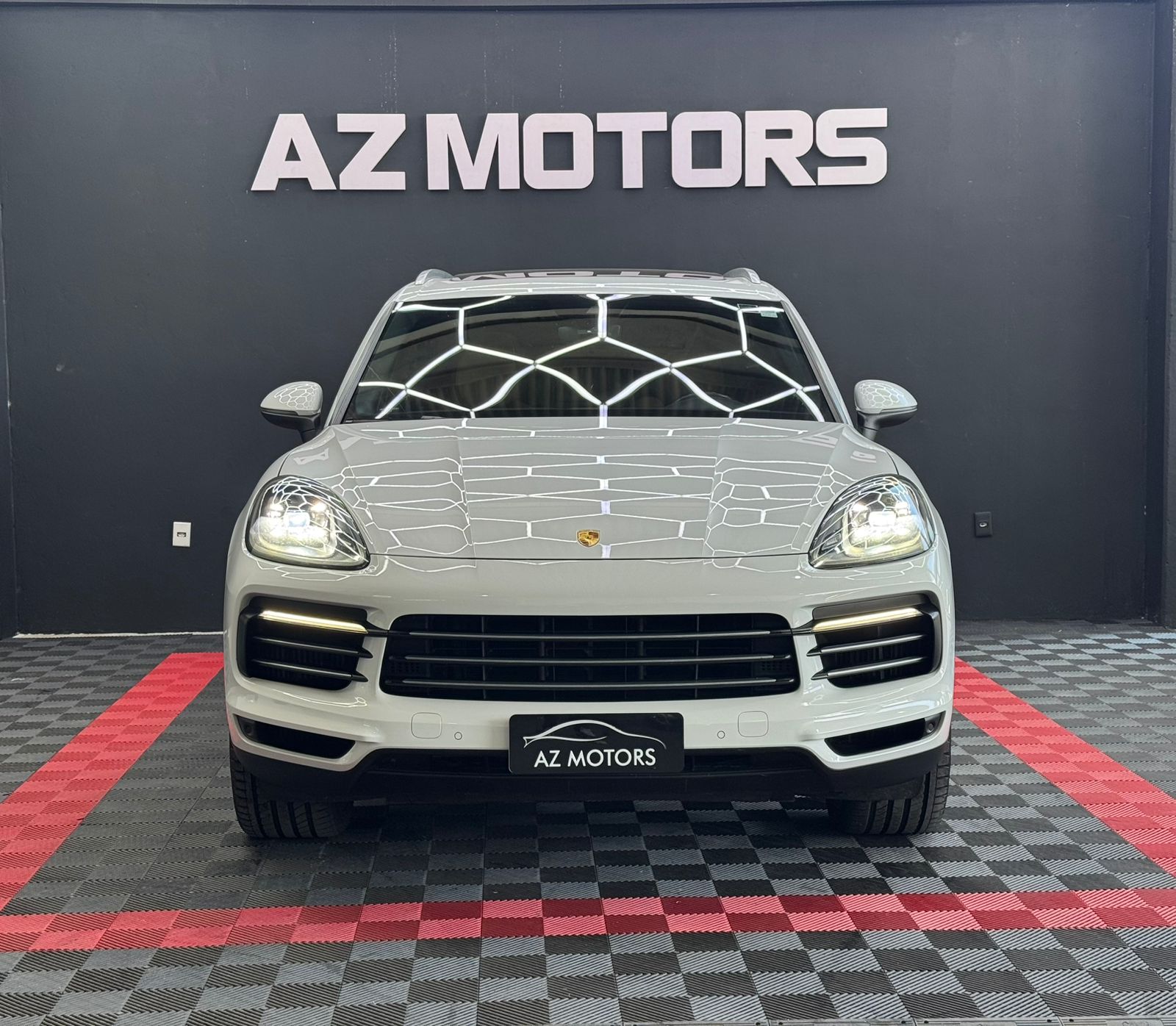 
								Porsche Cayenne full									