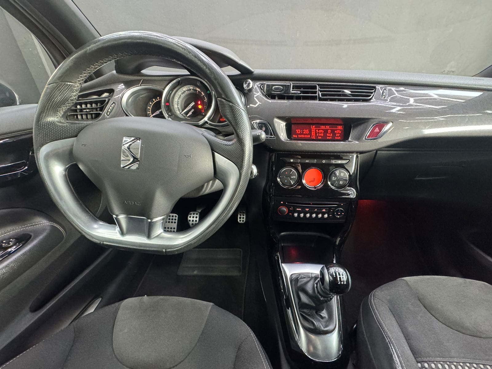 
								Citröen DS3 full									