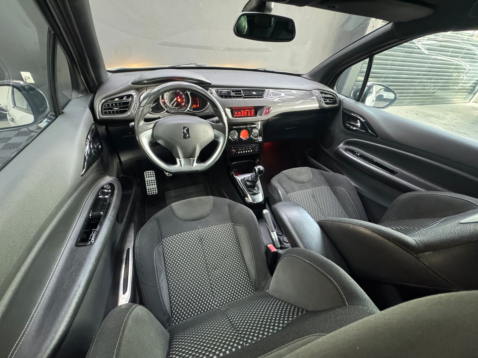 
								Citröen DS3 full									