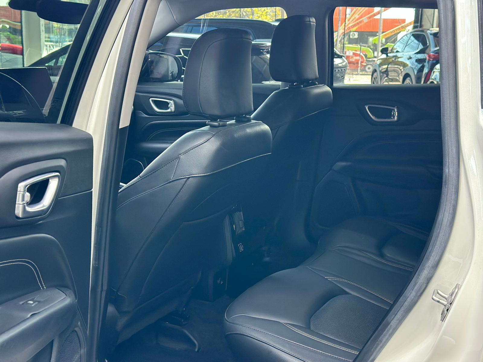 
								Jeep Compass Longitude full									