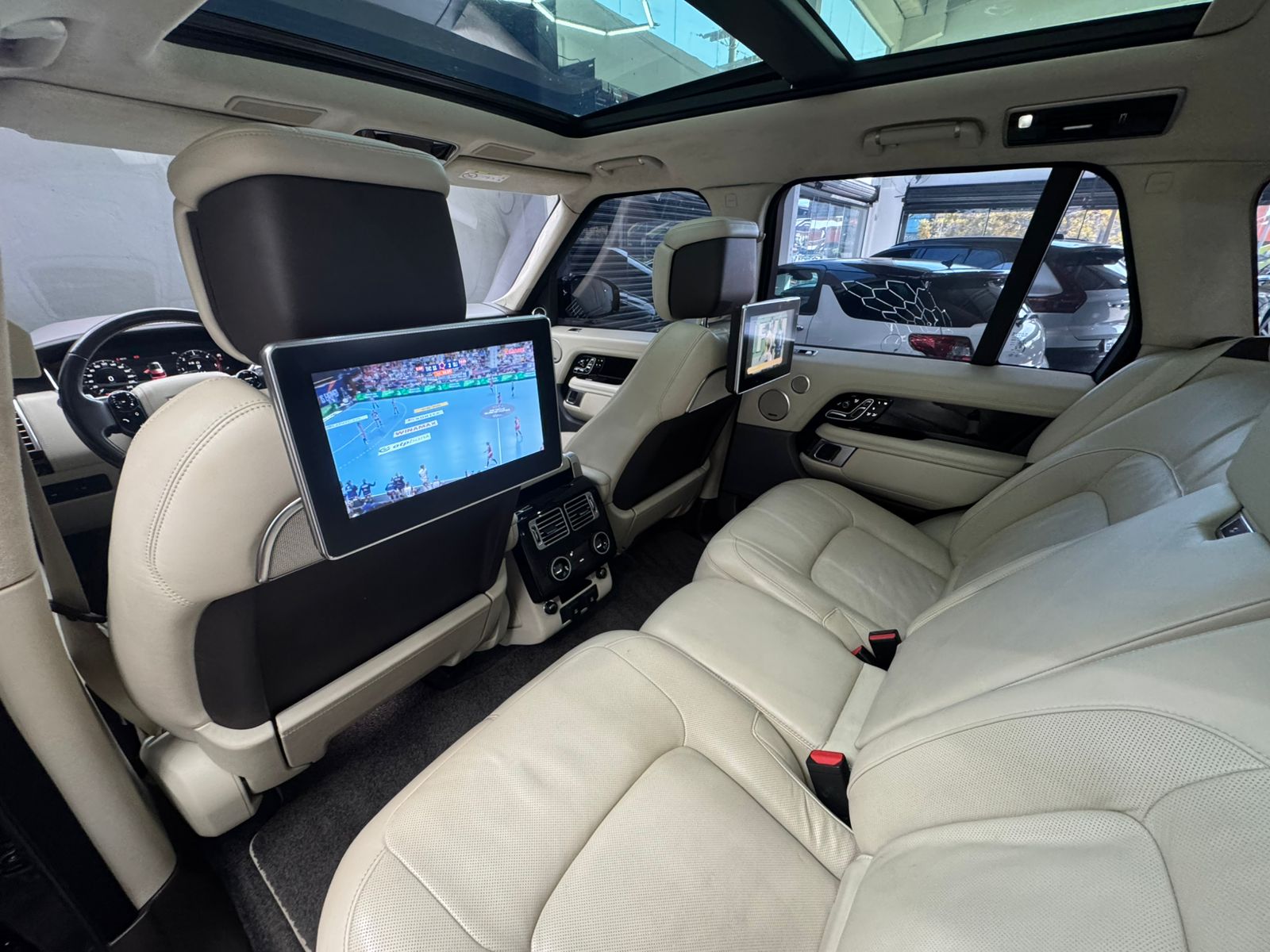 
								VOGUE Autobiography V8 Diesel full									