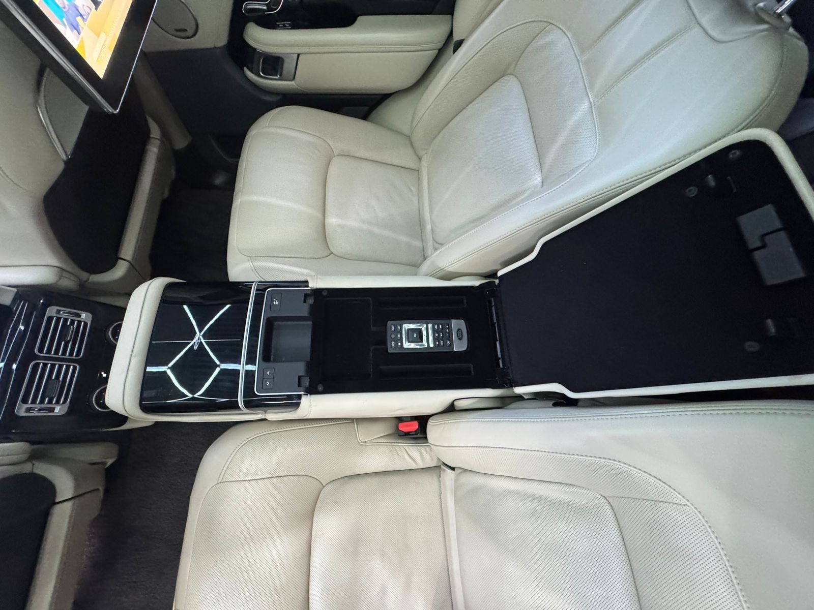 
								VOGUE Autobiography V8 Diesel full									