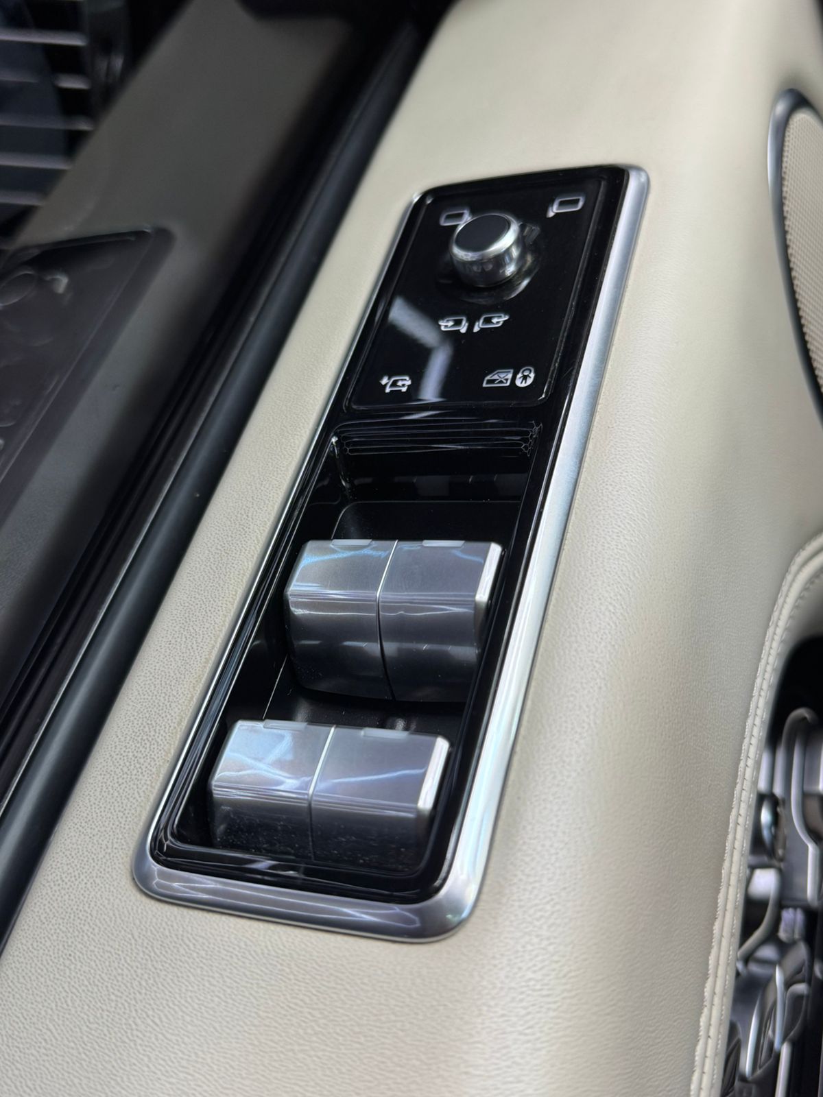 
								VOGUE Autobiography V8 Diesel full									